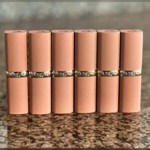 L’Oréal Paris Colour Riche Blurred Matte Lipstick (6) pc